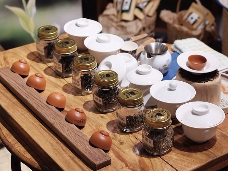 Ragam daun teh yang tersedia di House of Tea